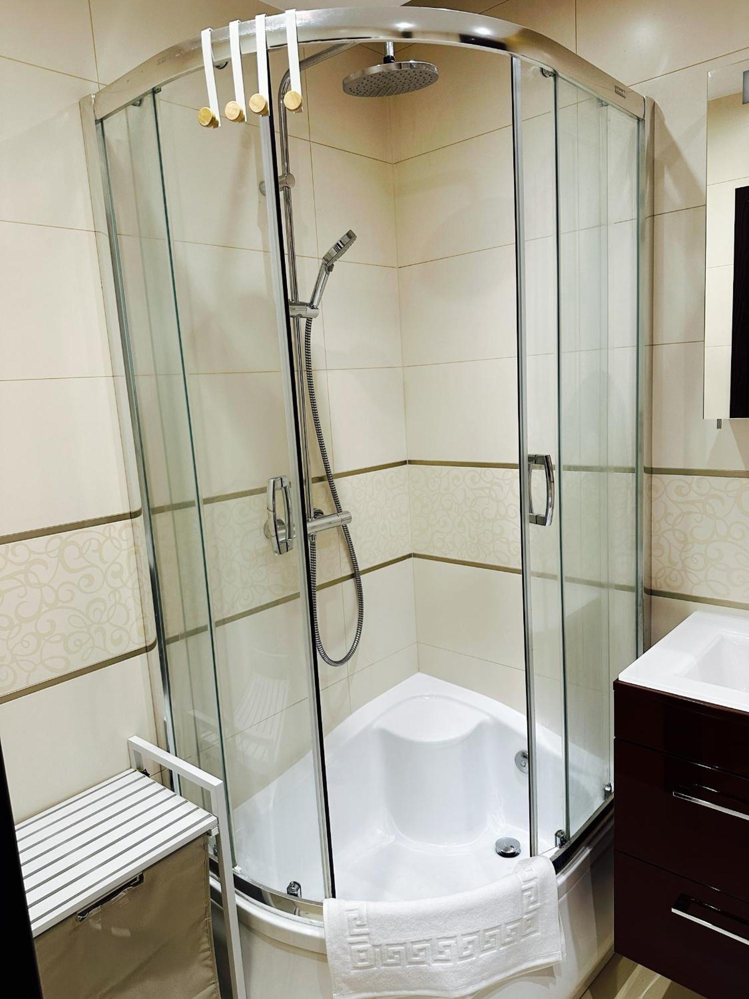Krakowska Comfort - Strong Wifi And Free Parking Varşovia Exterior foto